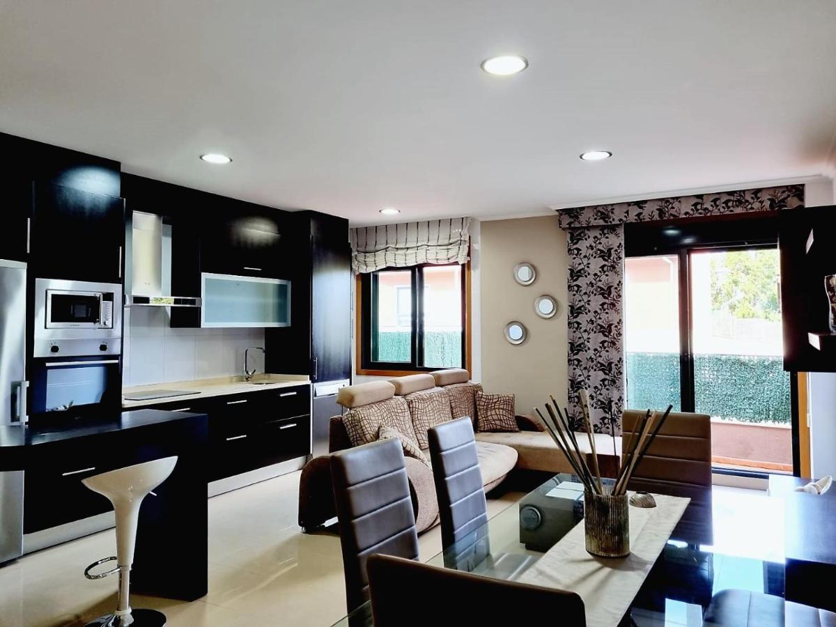 Apartamento Con Terraza Y Piscina Ribeira Bagian luar foto